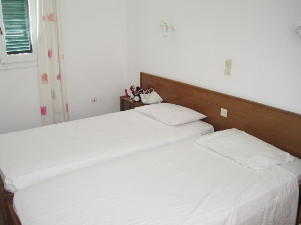 Schlafzimmer 2 Acharavi Beach Hotel