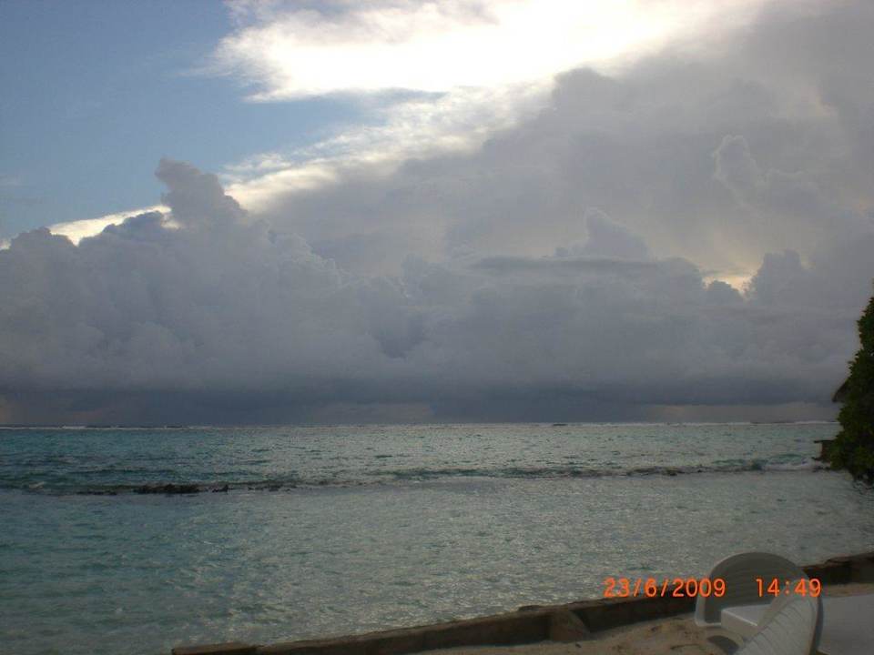 Da braut sich was zusammen Summer Island Maldives