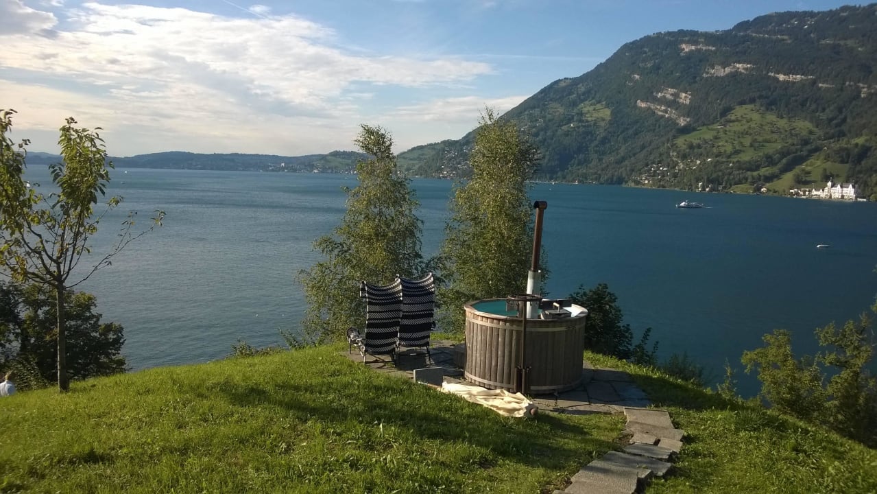 Hot Pot mit zwei Liegestühlen See- und Seminarhotel FloraAlpina