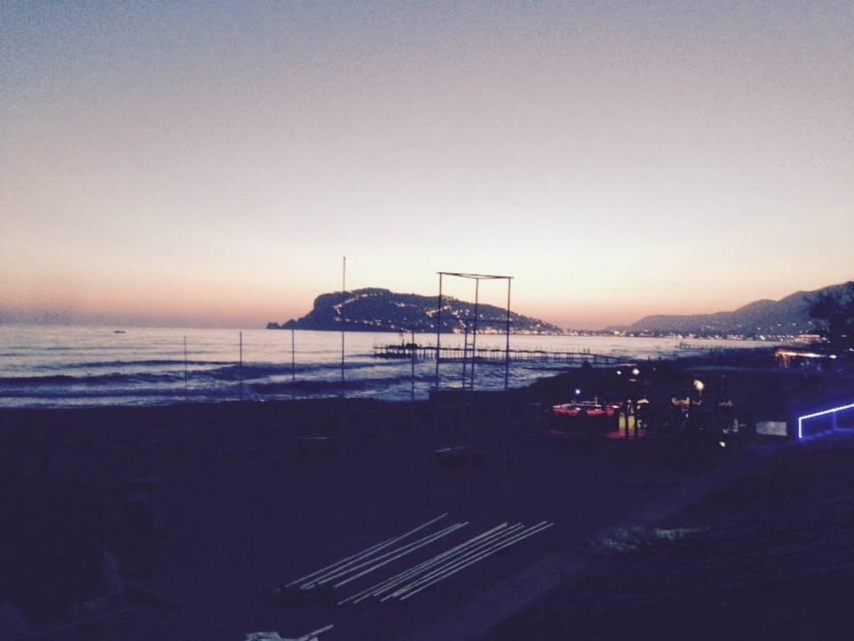 Wieczorny widok z plaży  Kaila Beach Hotel