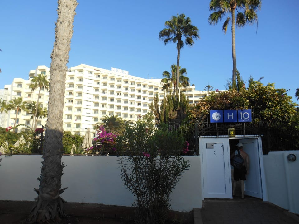 Vom Strand zum Hotel H10 Las Palmeras