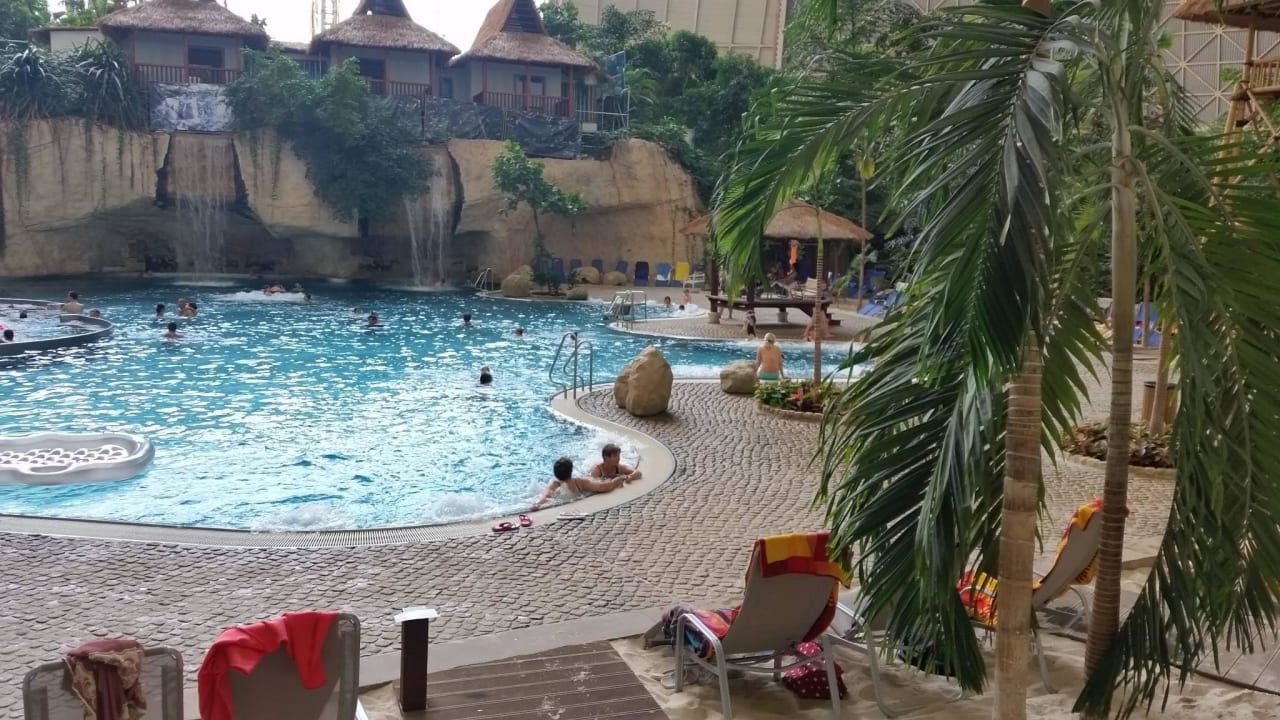 Ausblick von der Veranda auf die Bali-Lagune Tropical Islands Resort