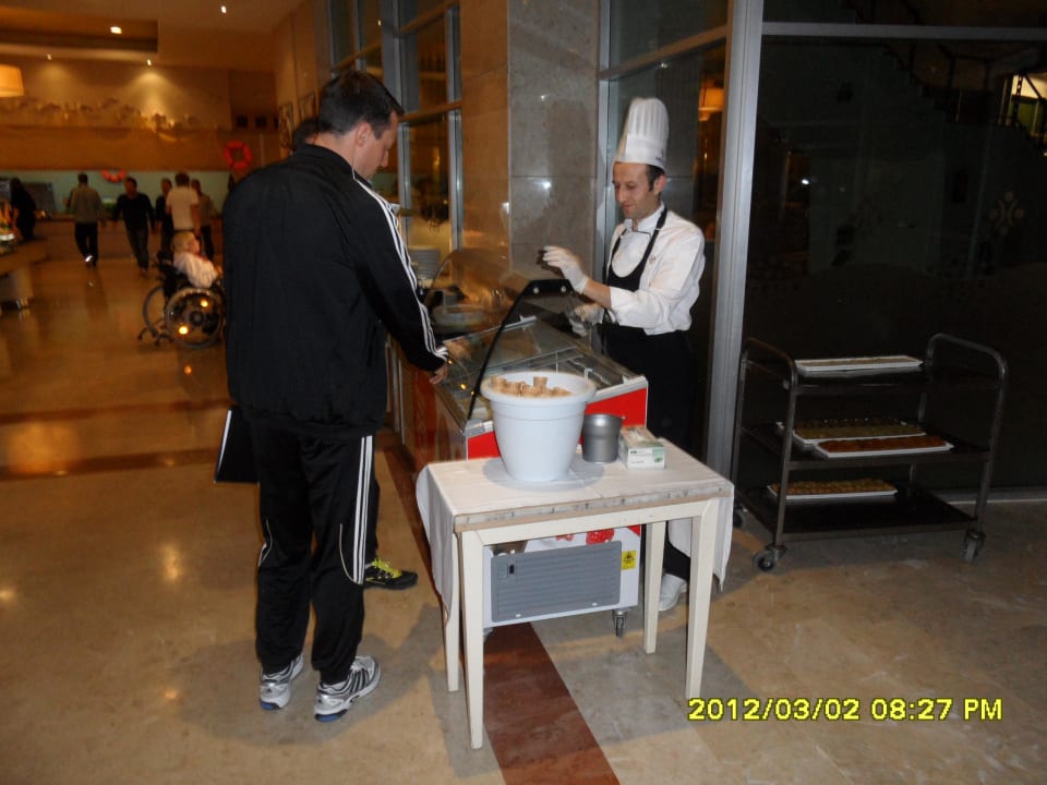 Büffet Hotel Miracle Resort