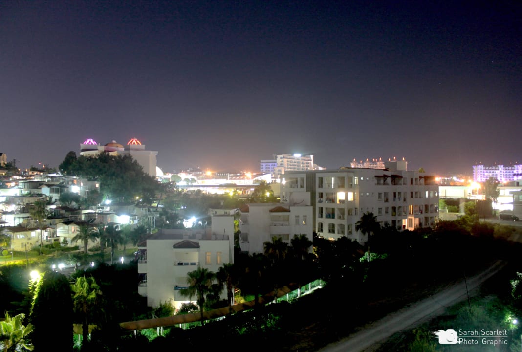 Ausblick zur rechten Seite des Balkons Hotel Thalia Unique