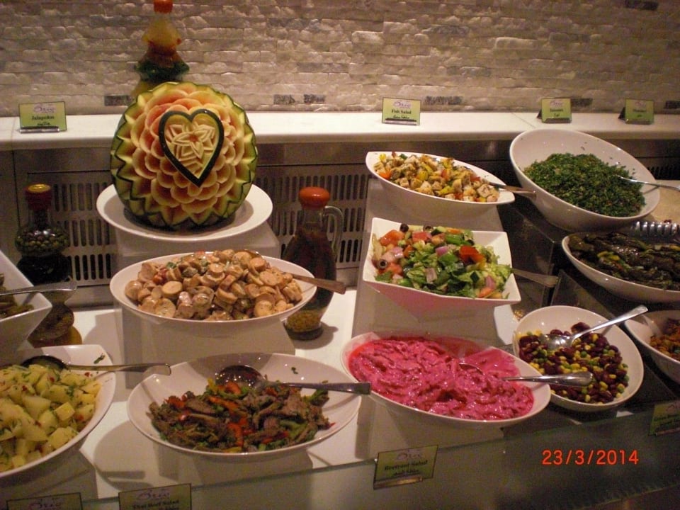 Leckeres Buffet TIME Grand Plaza Hotel
