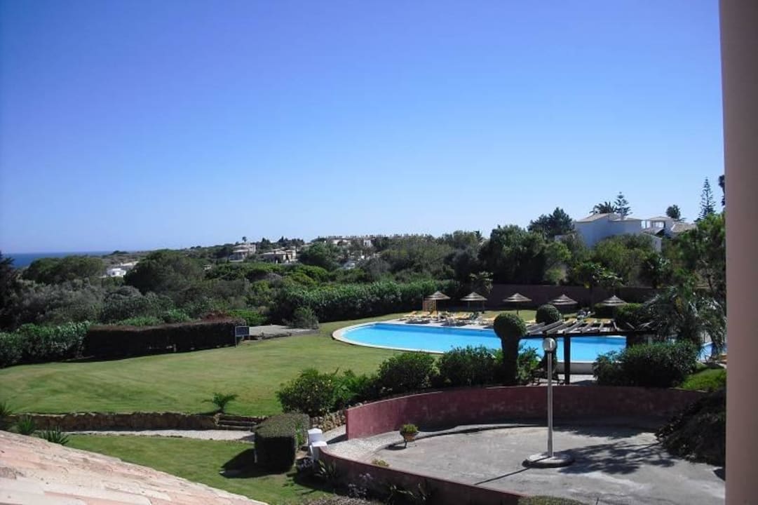 Blick vom Zimmer 1. Etage zum Pool Hotel Luzmar Villas