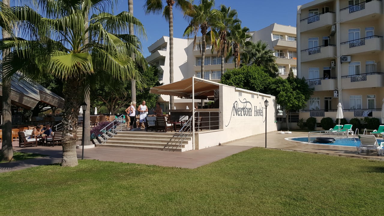 Gartenanlage Nerton Hotel - Erwachsenenhotel ab 16 Jahren