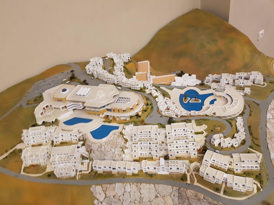 Die gesamte Hotelanlage auf einen Blick Athina Palace Resort & Spa