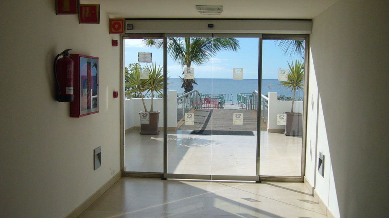 Durchgang zum Strand R2 Bahía Playa Design Hotel & Spa - Adults Only