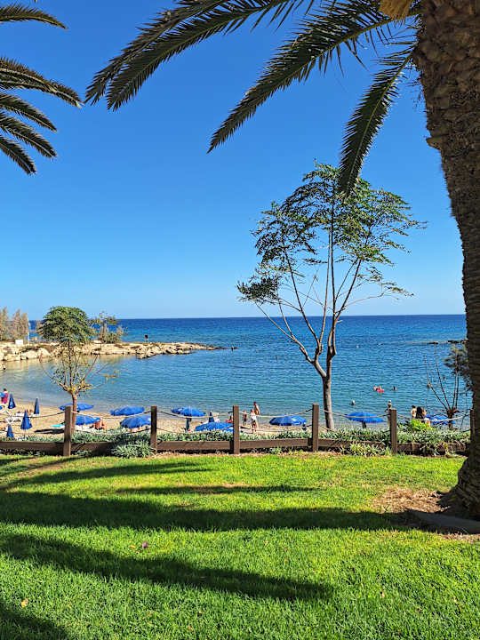 Strand Crystal Springs Beach Hotel