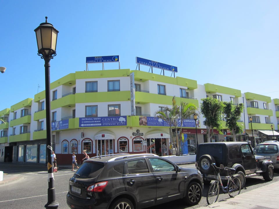 Aussenansicht der Zimmer zur Straßenseite Hotel LIVVO Corralejo Beach