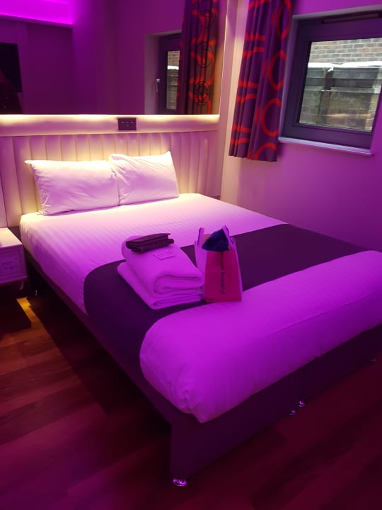 Zimmer Point A Hotel London Canary Wharf