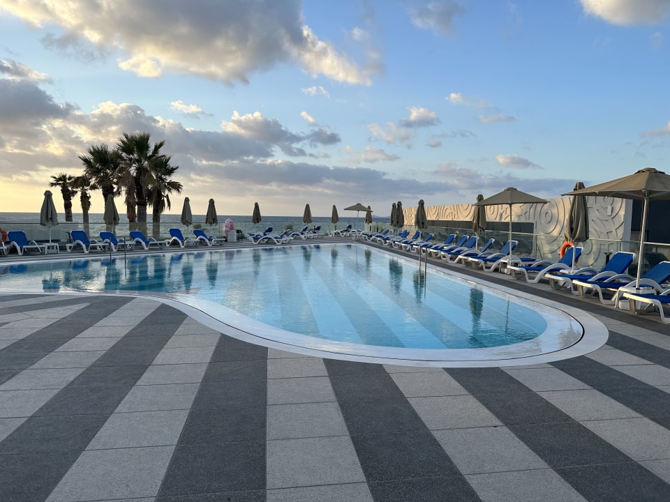 Pool Arina Beach Resort