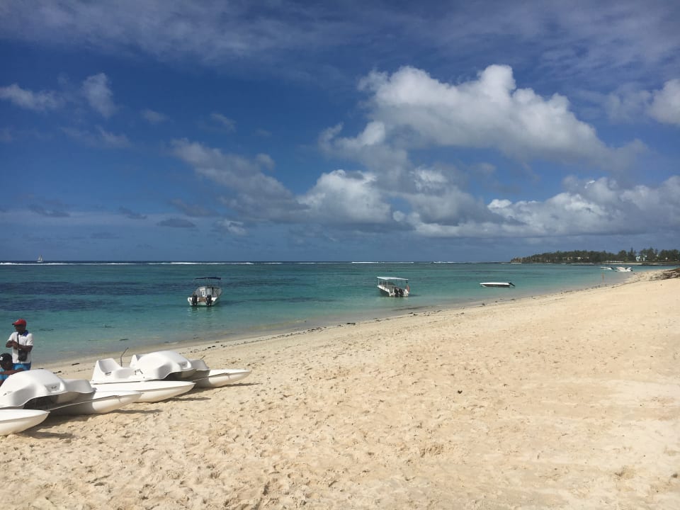 Strand Crystals Beach Resort Belle Mare, a member of Radisson Individuals