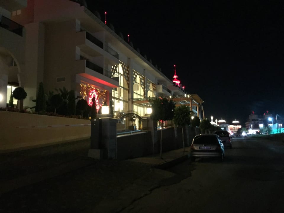 Haupteingang Well Palace Side