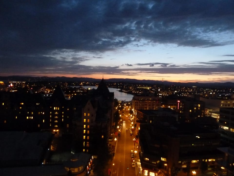 Blick aus dem 15. OG in Richtung Hafen DoubleTree by Hilton Hotel & Suites Victoria