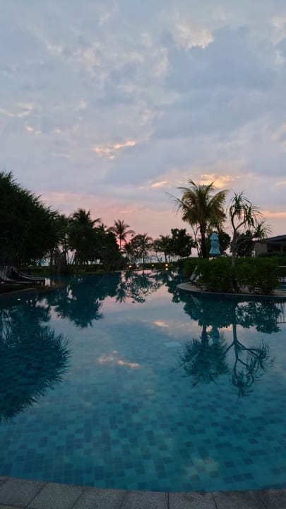 Pool Le Méridien Khao Lak Resort & Spa