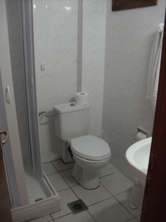 Badezimmer Philoxenia Hotel