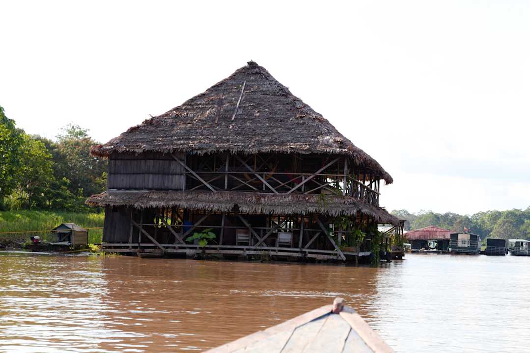Außenansicht Cabaña Flotante Kurupira