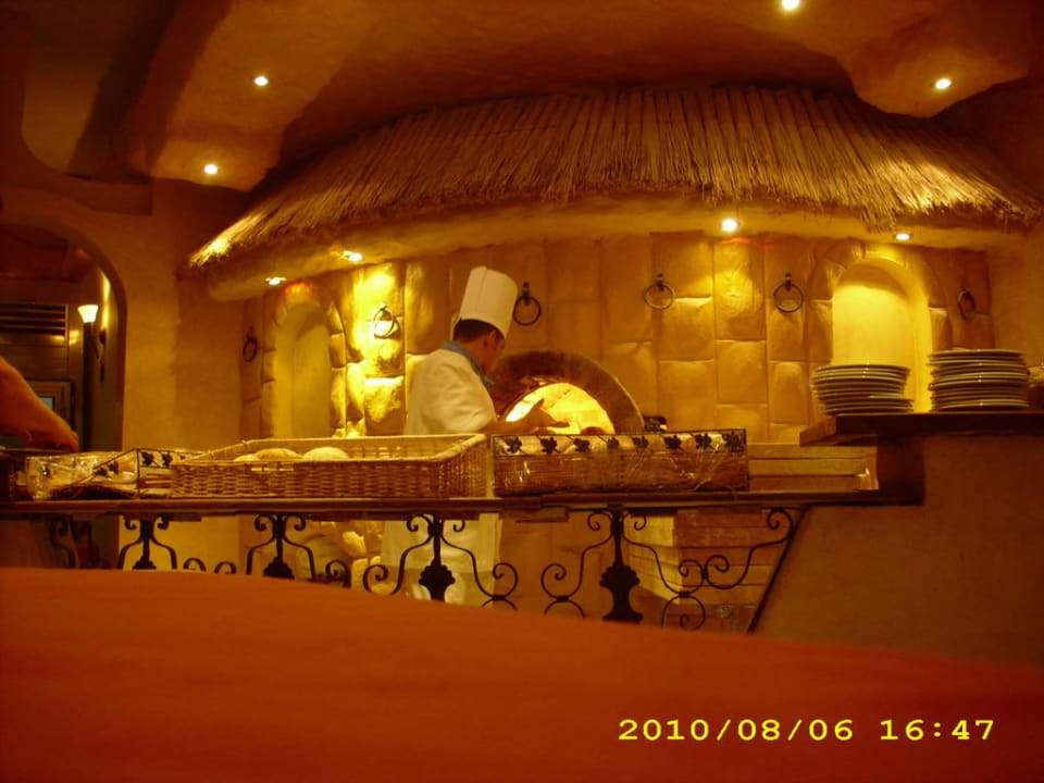 Der Brotbäcker im Restaurant Pickalbatros Alf Leila Wa Leila Resort - Neverland Hurghada