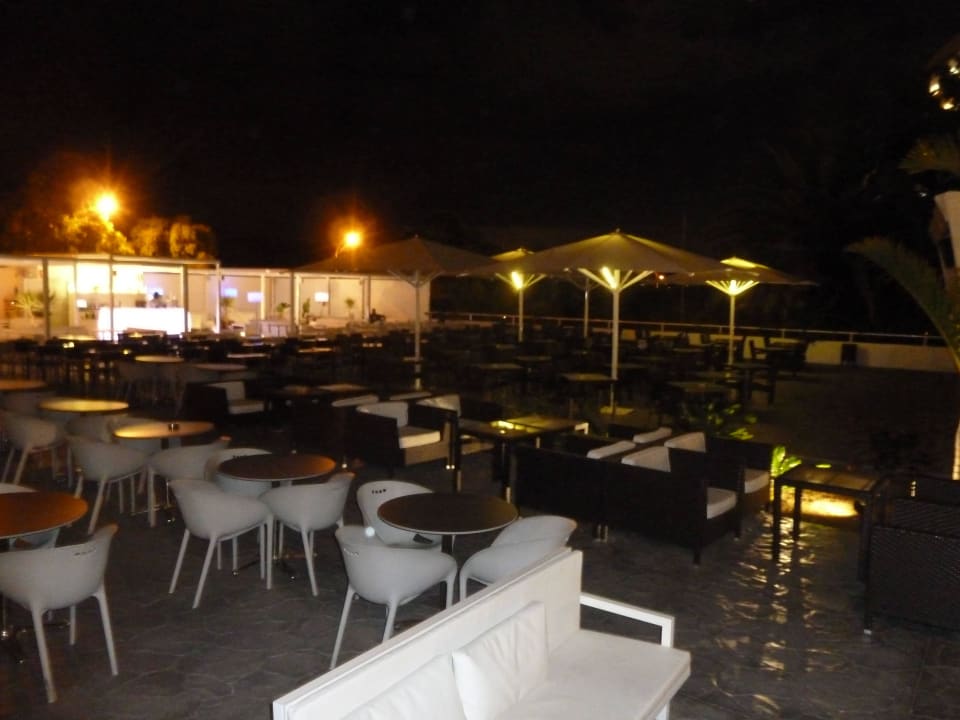Bar an der Bühne Servatur Playa Bonita