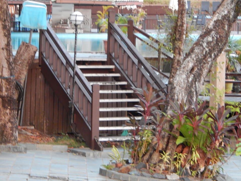 Treppe zum Pool Hotel Sheraton Langkawi Beach Resort