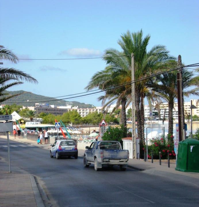 Straße vor dem Hotel Hotel Osiris