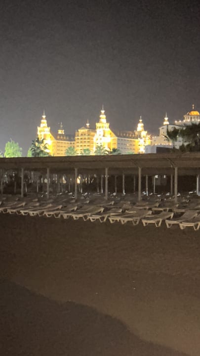 Strand Saturn Palace Resort Hotel