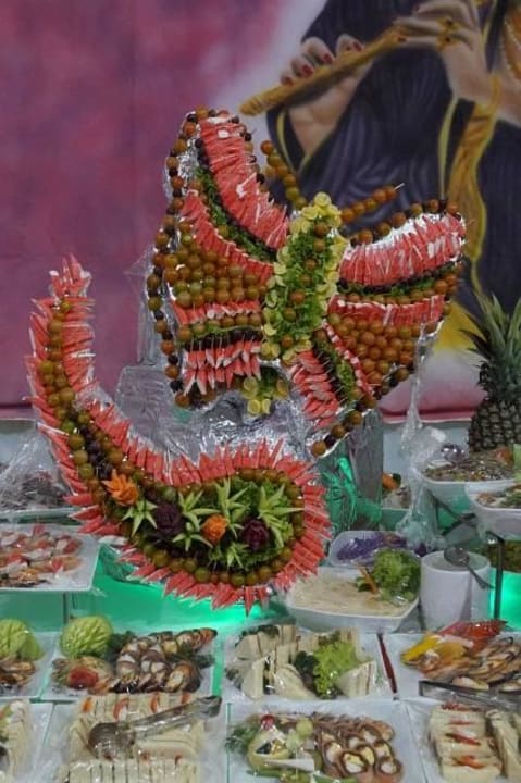 Buffet Aufbau mit Leckereien  Pickalbatros Alf Leila Wa Leila Resort - Neverland Hurghada