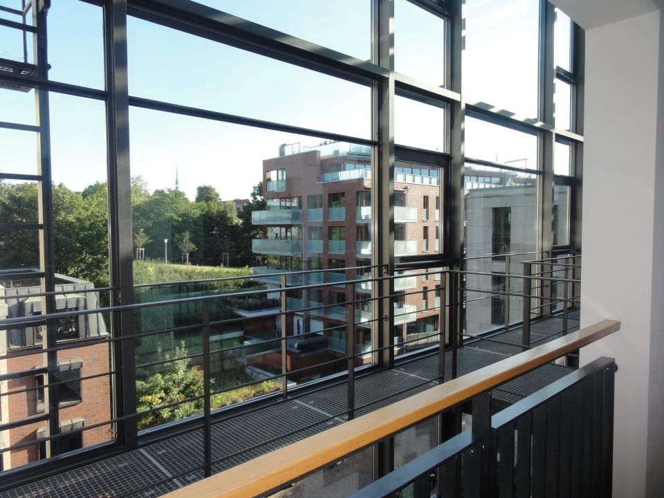 Hotelflur Ausblick Clipper Boardinghouse Hamburg-Holzhafen