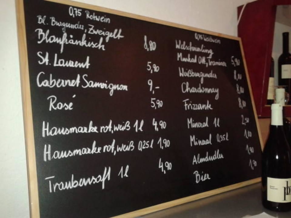 Selbstbedienung im Weinstüberl Seminarhotel Pasler Bäck