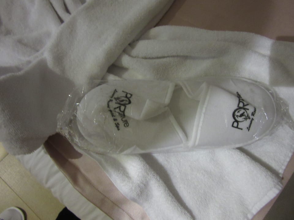 Принадлежности в номере Port Nature Luxury Resort & Spa