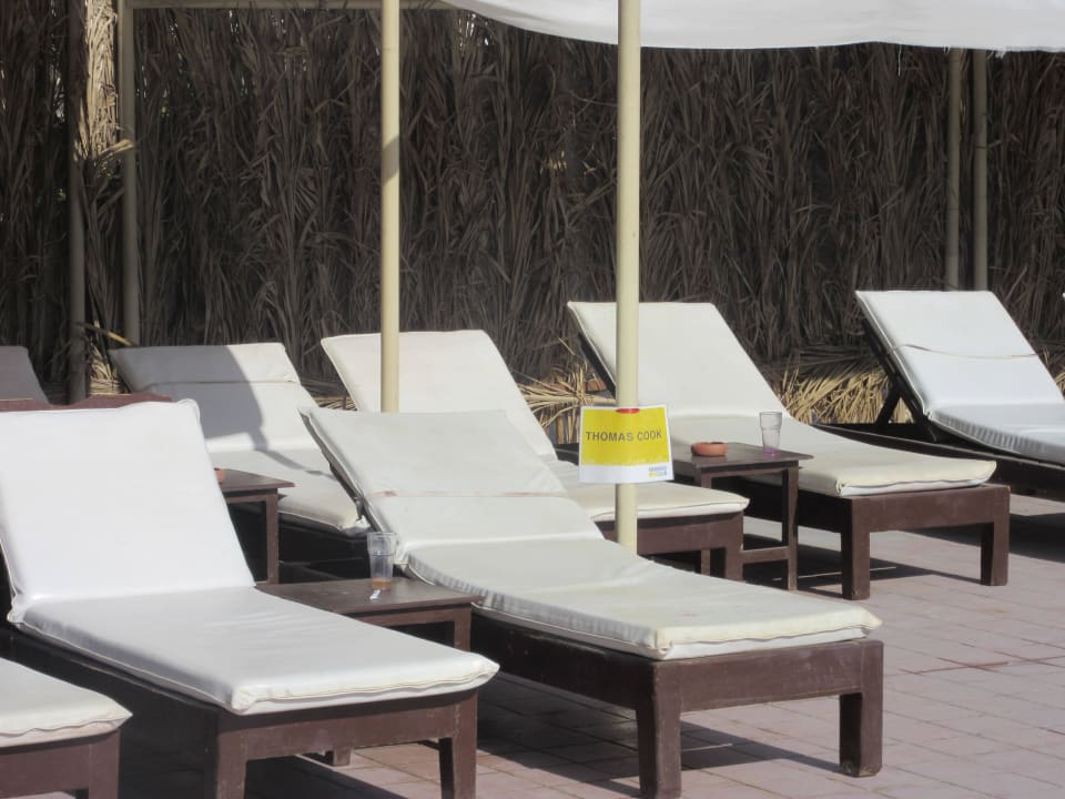 Reserierte Liegen für Neckermann Kunden! Sindbad Club
