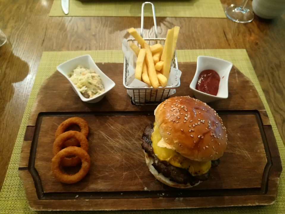 Gastro Acanthus Cennet Barut Collection