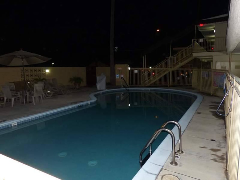 Pool Super 8 Motel Culver City Area