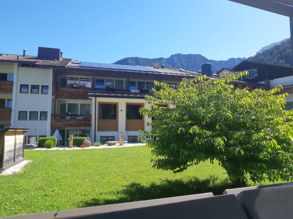 Außenansicht Alm- & Wellnesshotel Alpenhof