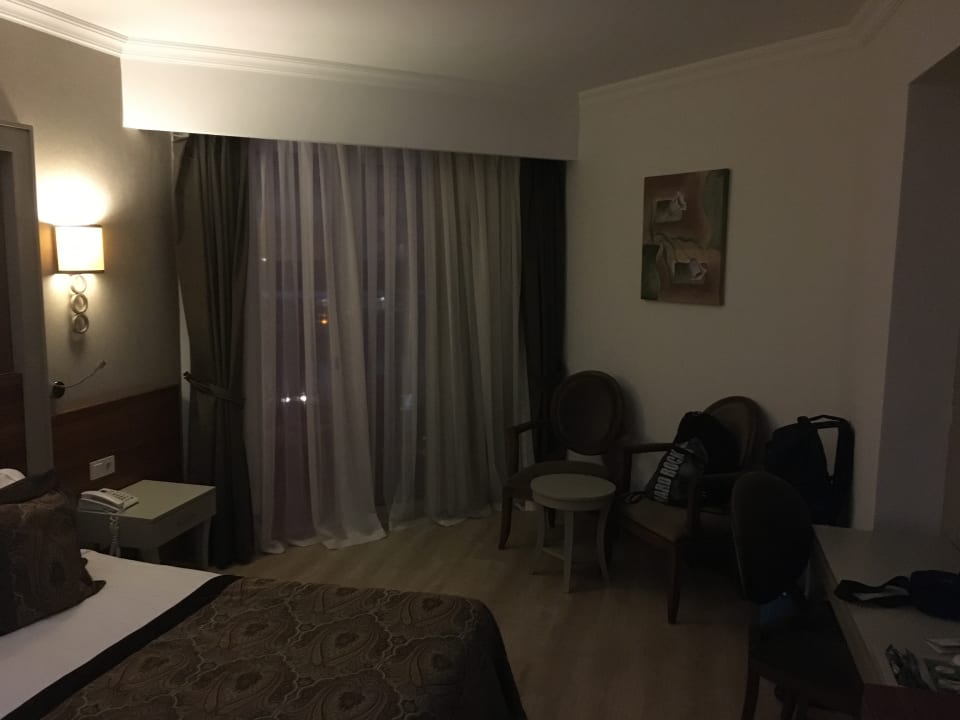 Zimmer Well Palace Side