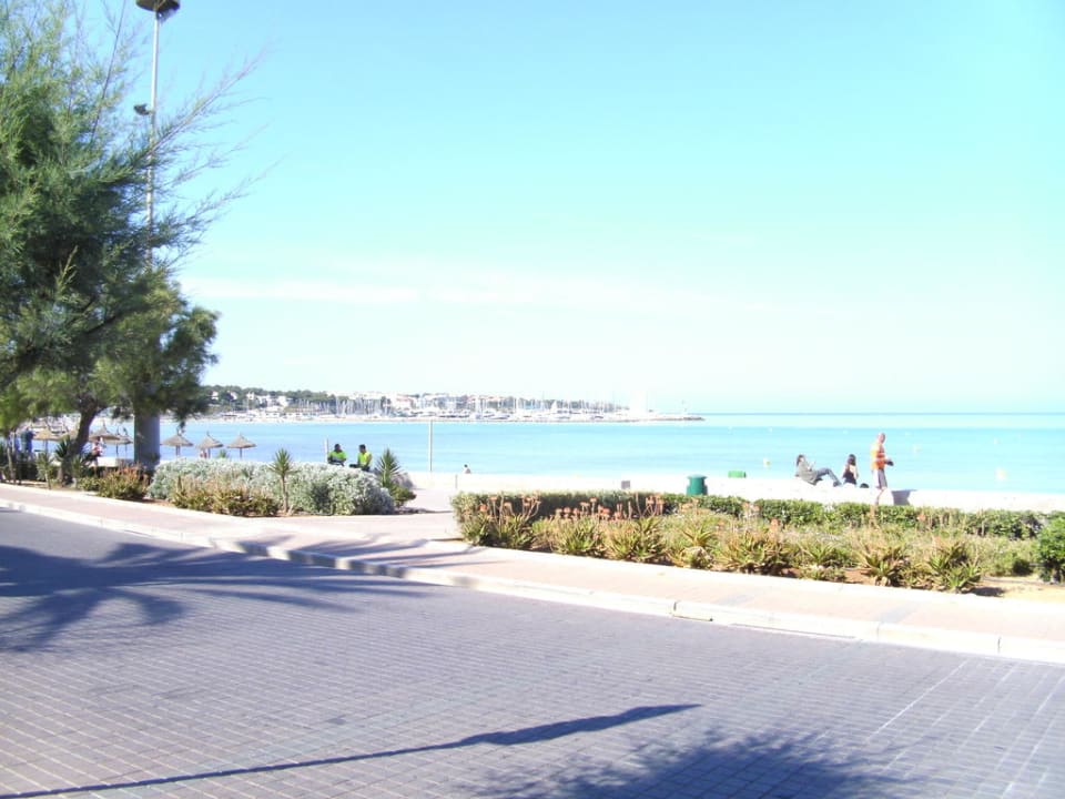 Playa vor dem Hotel Marina