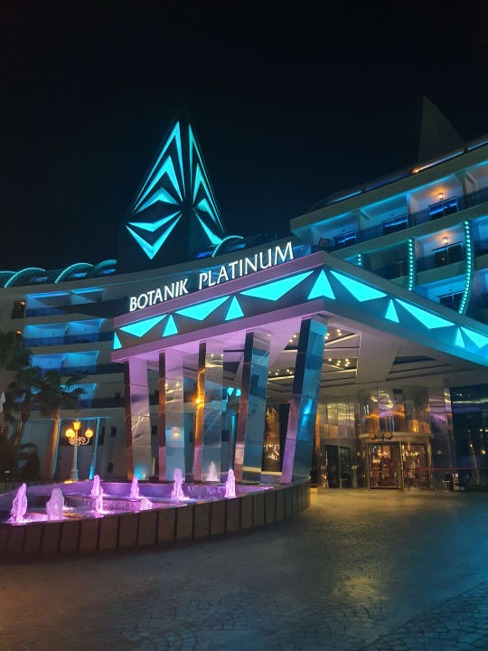 Außenansicht Hotel Botanik Platinum