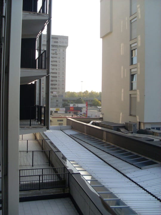 Ausblick von Zimmer 2204 Hotel Ramada Plaza Milano