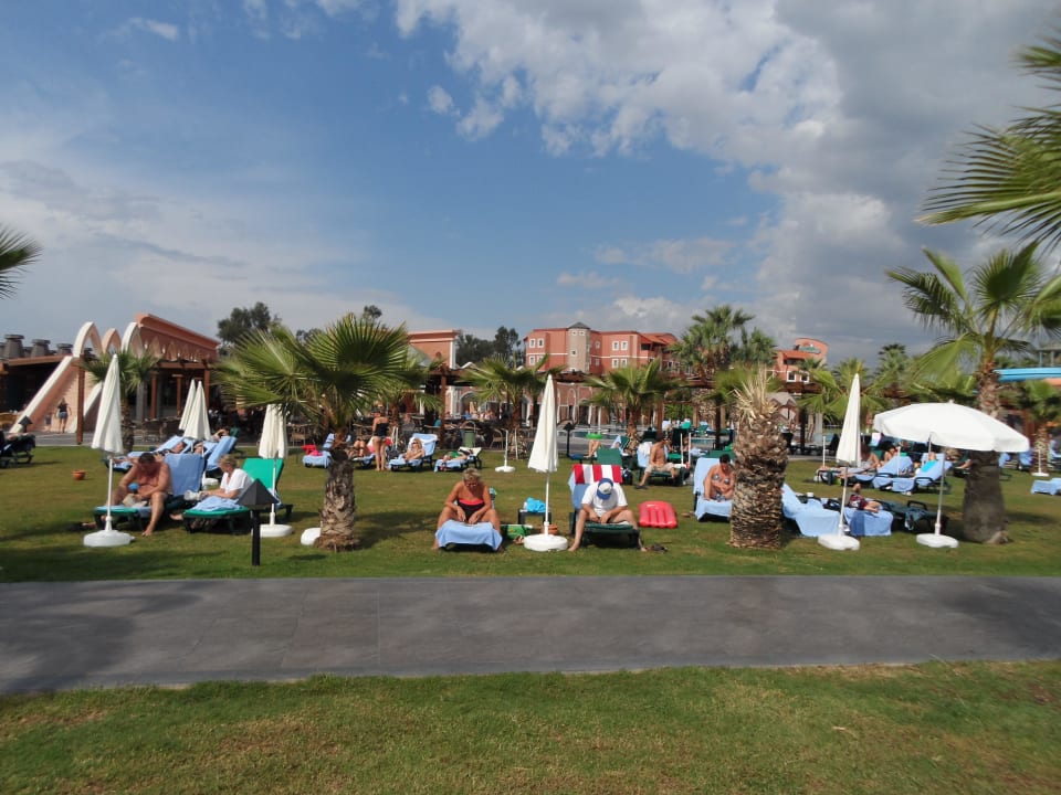 Große Liegewiese Megasaray Club Belek