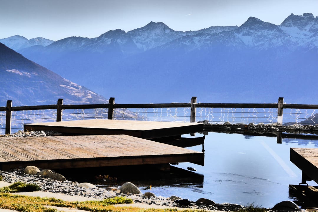 Weiterer Außenpool als Naturpool DAS GERSTL Alpine Retreat