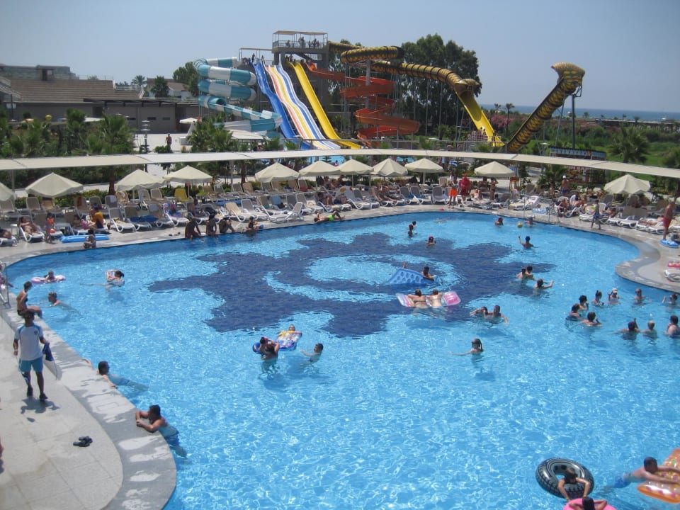 Poolanlage Sunmelia Beach Resort