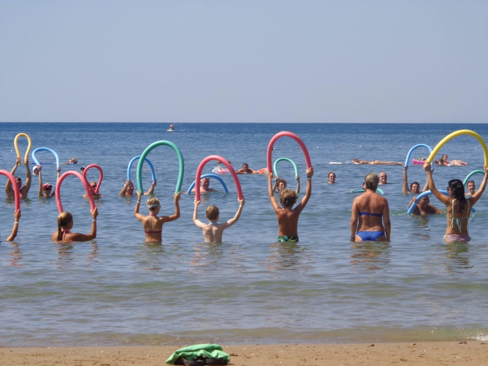 Wassergymnastik bringt Spaß Melas Resort Hotel