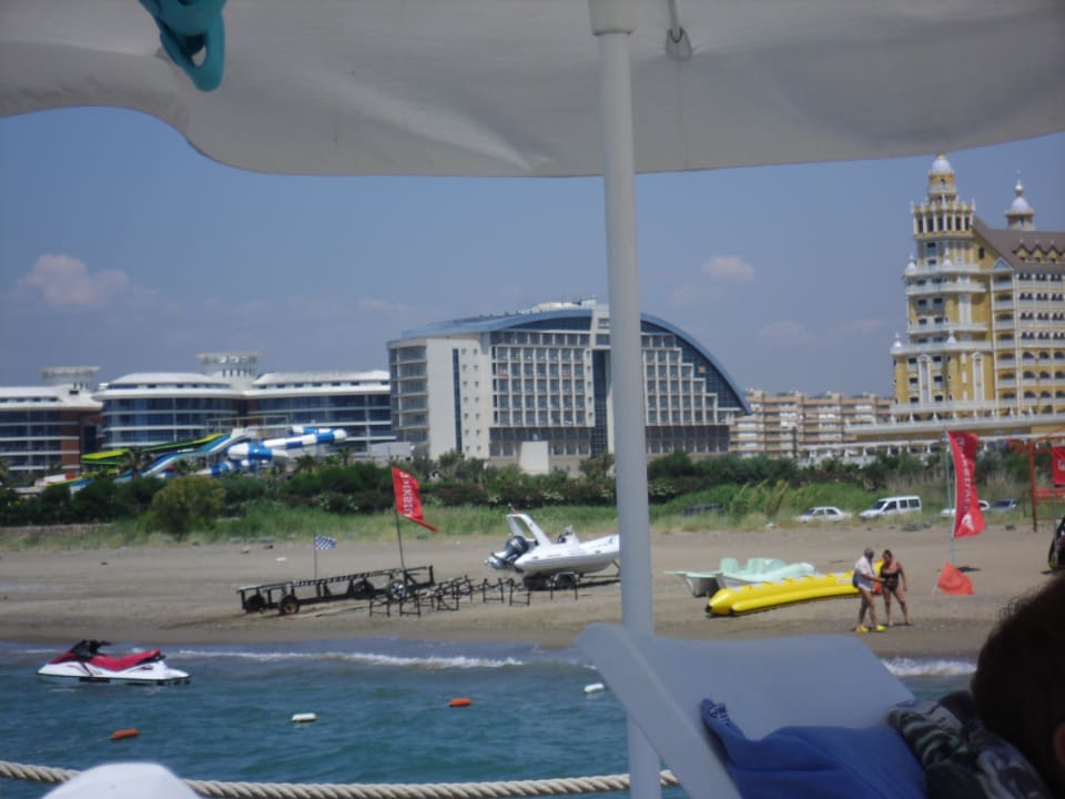 Das ist der Strand am Steg Saturn Palace Resort Hotel