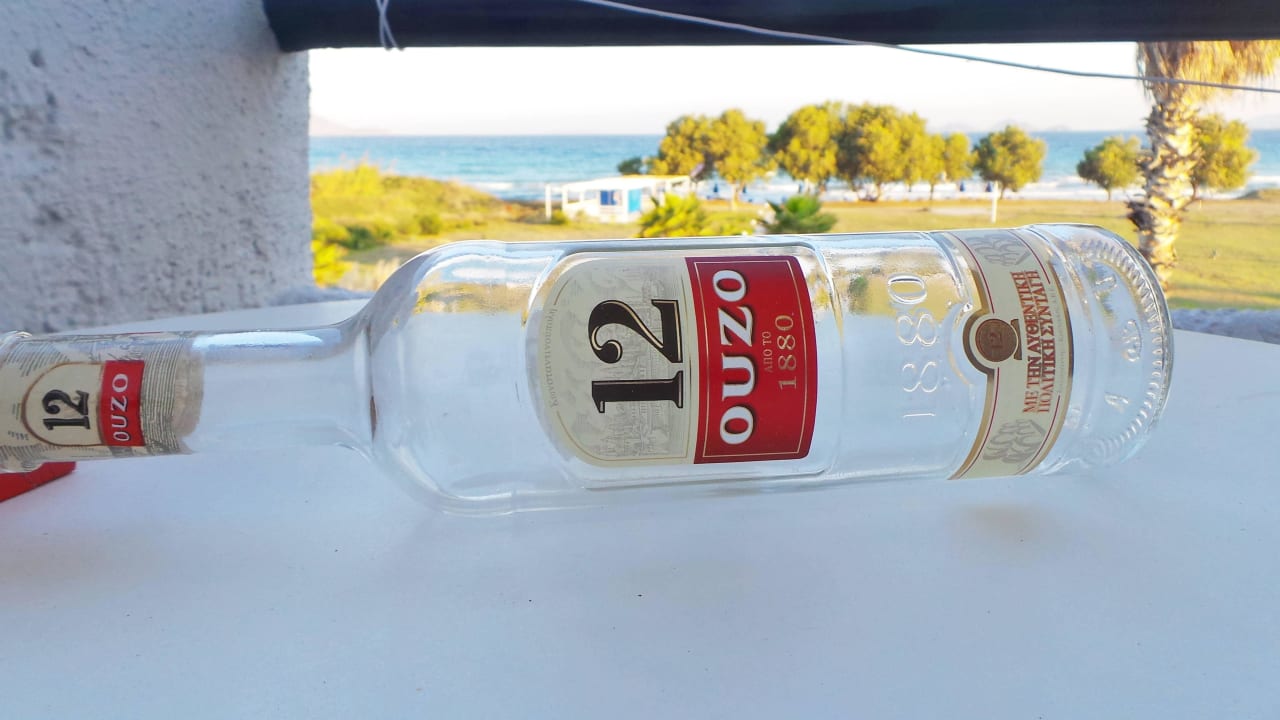 Ouzo...Flasche leer Costa Angela Seaside Resort