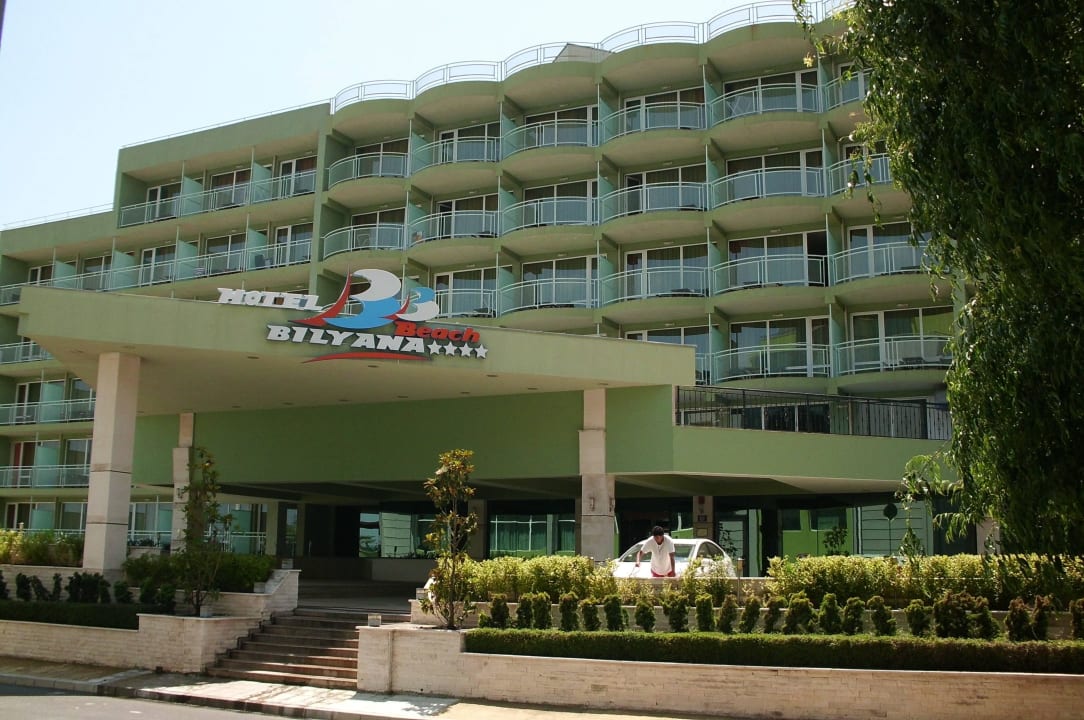 Hotelvorfahrt Hotel Bilyana Beach