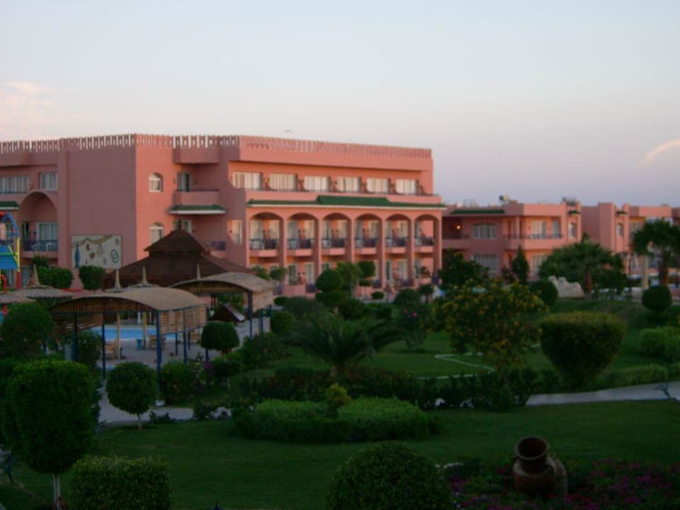 Außenanlage Pickalbatros Royal Moderna Resort-Sharm El Sheikh