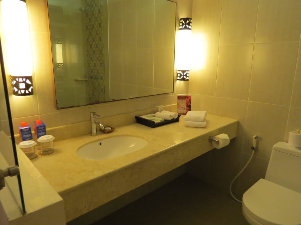 Badezimmer Bali Mandira Beach Resort & Spa