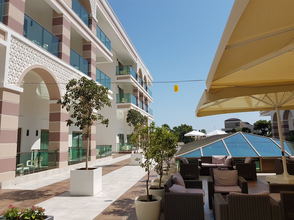 Außenansicht Dosinia Luxury Resort